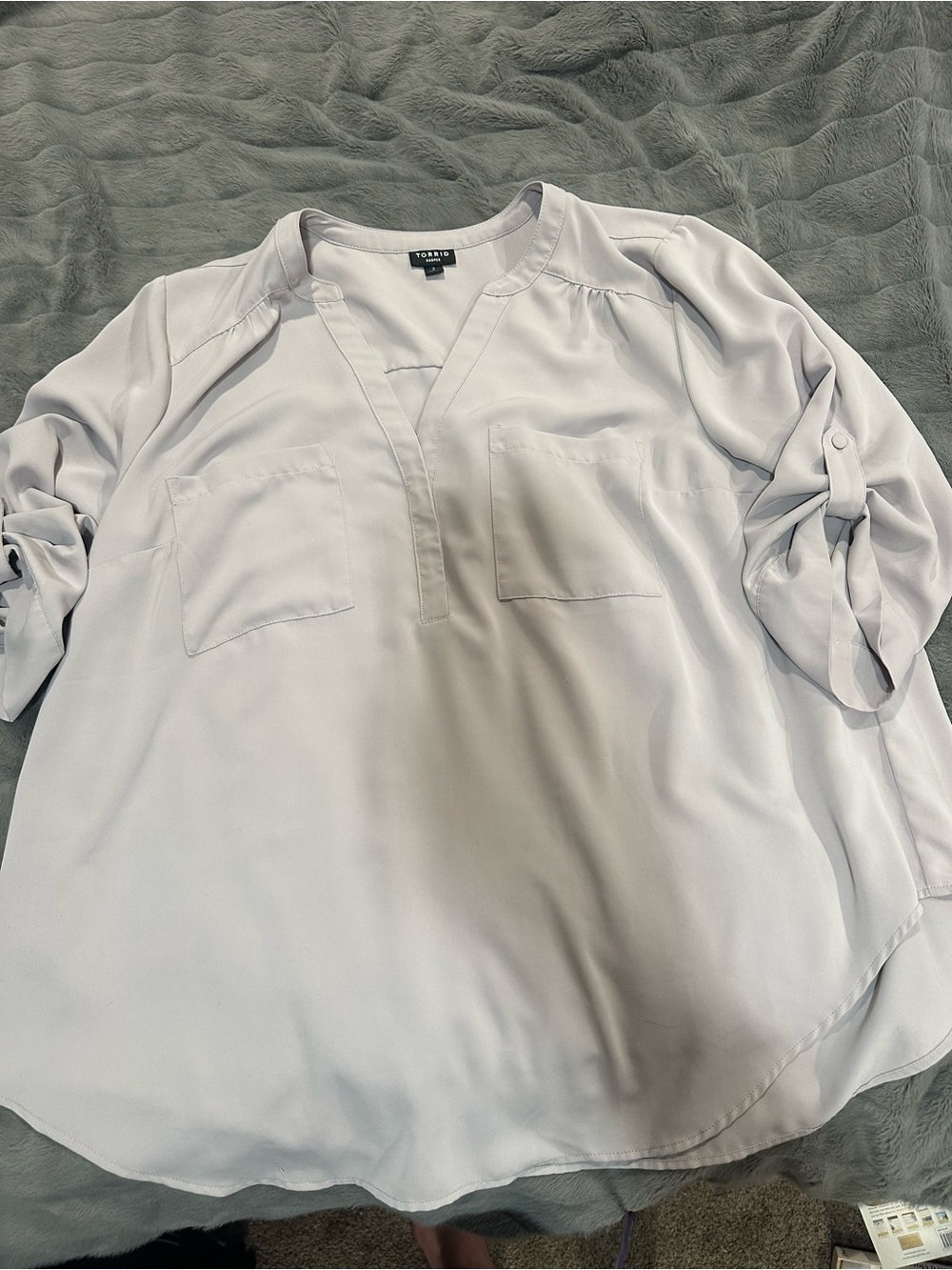TORRID Light Lavender Harper V-Neck 1/4 button down, Roll-Tab Blouse Sz 2